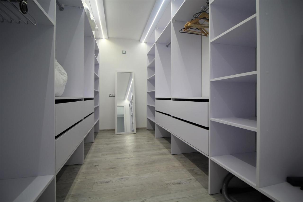 Bulwar Apartment